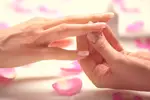 Эфирные масла для ухода за ногтями
