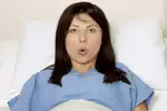Хто запускає пологову діяльність?
