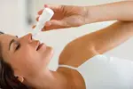 Закапывание эфирных масел в уши и нос